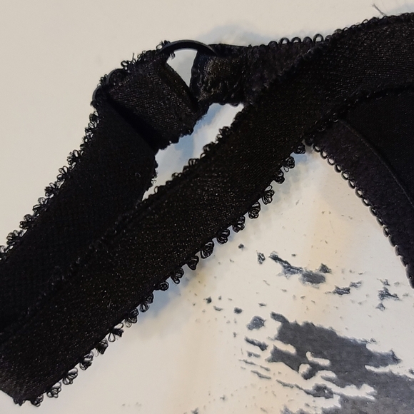 Bali Bra Black Lace Accents Satiny Soft No Padding/Underwire Size 36C. EUC - Picture 4 of 8